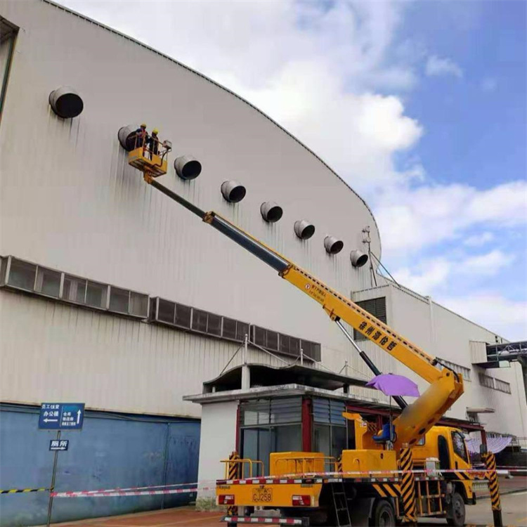 秦皇岛高空作业车出租服务：专业广告牌安装解决方案